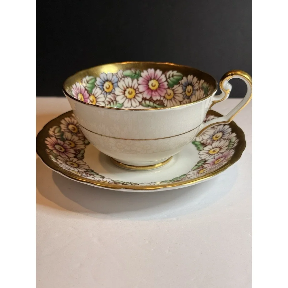 Victoria C&E Bone China England Marguerite Teacup Saucer Daisy Gold Trim VTG